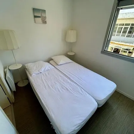 T2 à Royan, 4 Pers., Proche Et Commerces, Parking, Balcon, Confortable Et équipé - Fr-1-494-60