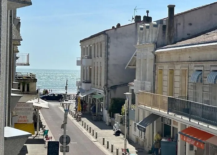 T2 A Royan, 4 Pers., Proche Et Commerces, Parking, Balcon, Confortable Et Equipe - Fr-1-494-60 Ρουαγιάν