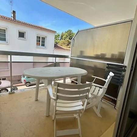 T2 à Royan, 4 Pers., Proche Et Commerces, Parking, Balcon, Confortable Et équipé - Fr-1-494-60 Apartamento *