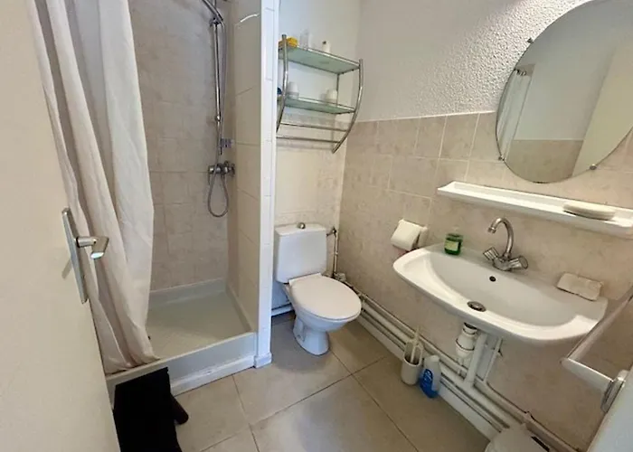 T2 A Royan, 4 Pers., Proche Et Commerces, Parking, Balcon, Confortable Et Equipe - Fr-1-494-60 *